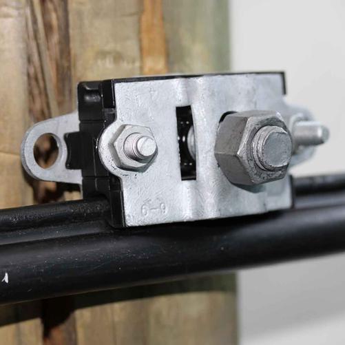 Suspension câble FO figure-8 Ø 4 - Pince d'ancrage et suspension cuivre